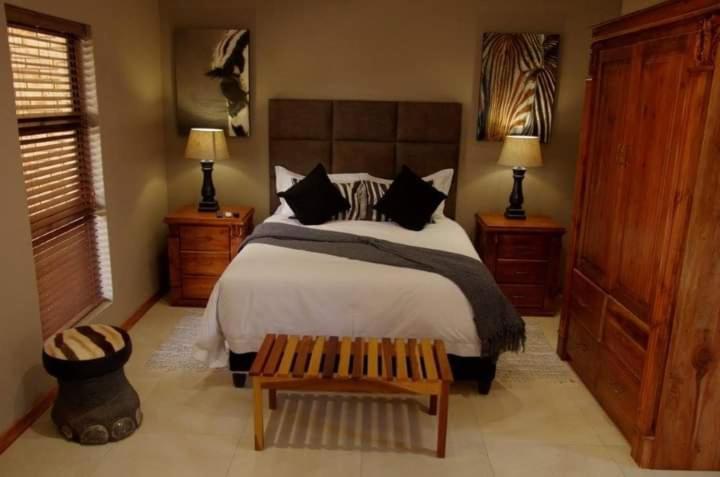 Meyers Guesthouse Jwaneng Eksteriør bilde